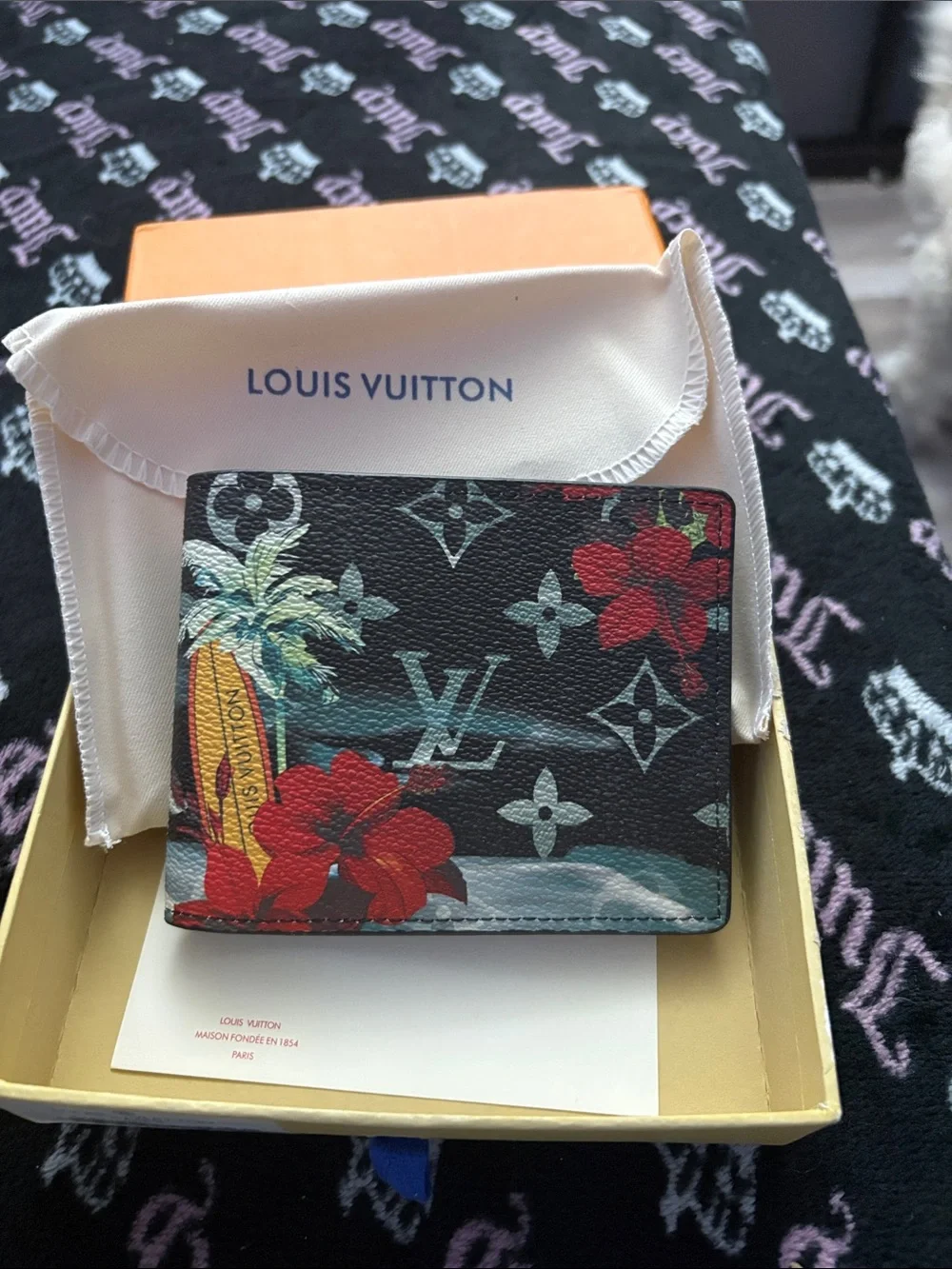 The Unbranded Brand lv bi